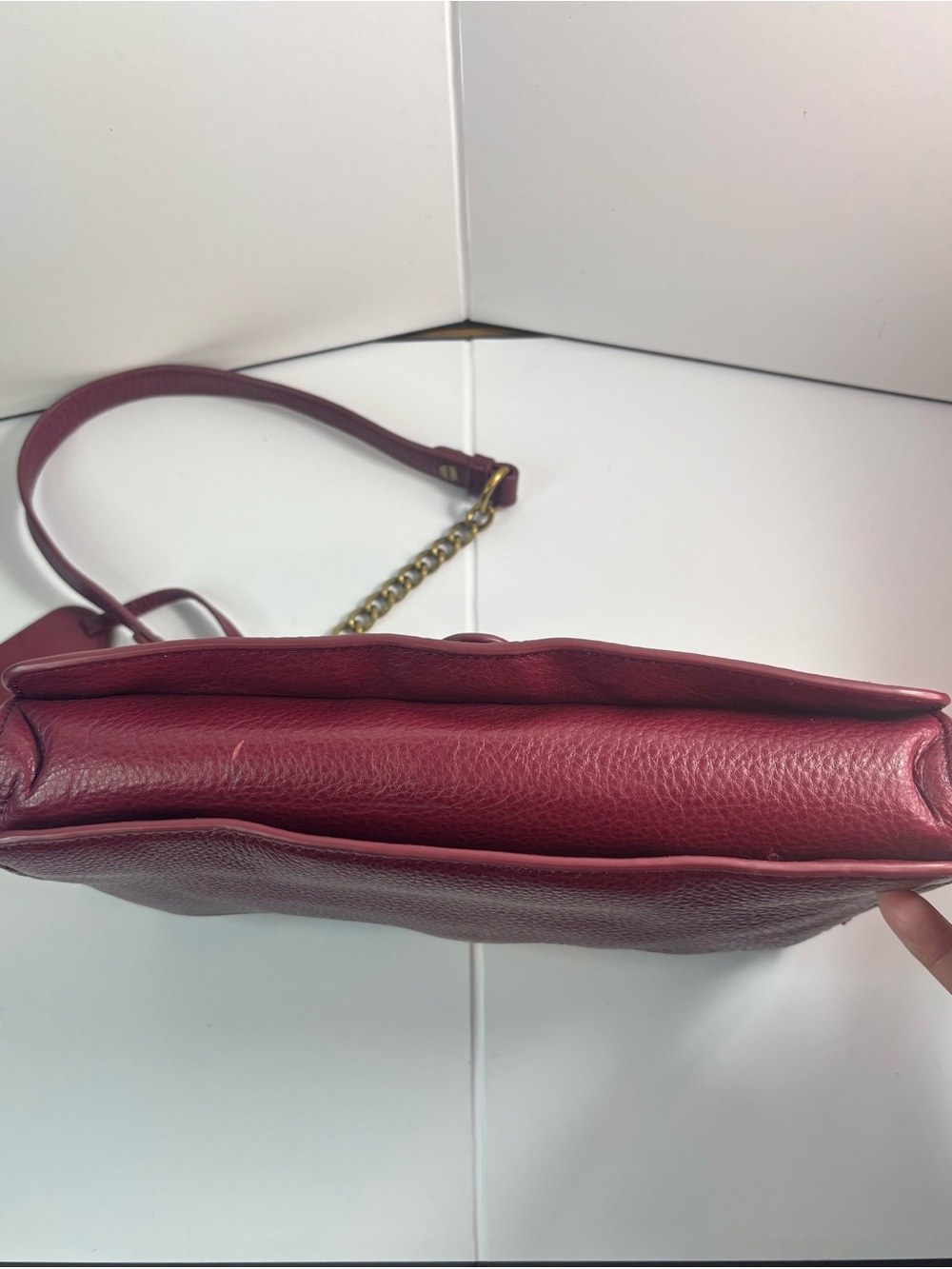 Badgley Mischka Burgundy Pebbled Leather Foldover Shoulder Bag Gold Chain - Picture 9 of 12